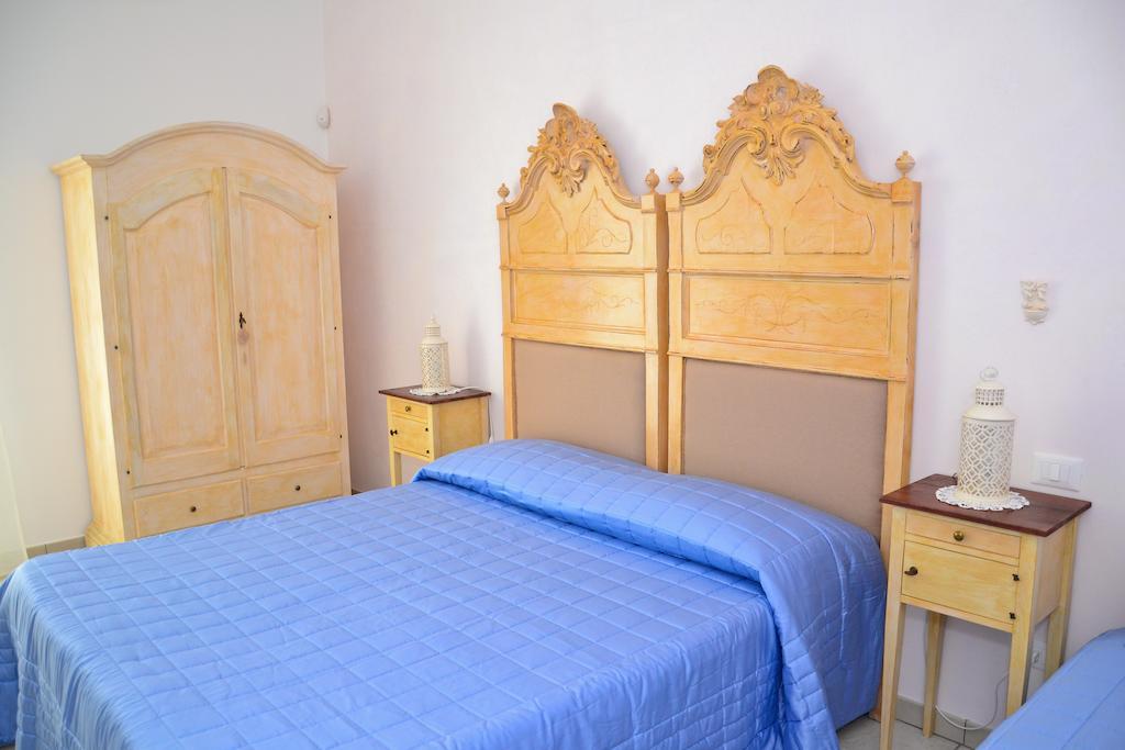 Dimora Delle Rondini Bed & Breakfast Polignano a Mare Cameră foto